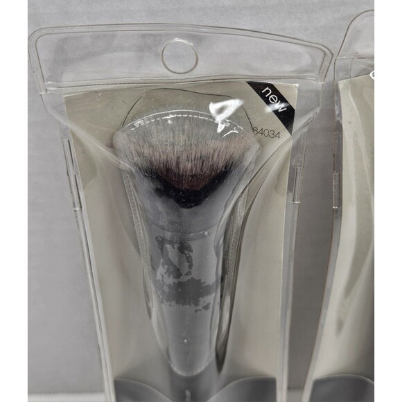 E.L.F. Ultimate Blending Brush 84034 Lot Of 2 NIP Large Dome Shaped - Picture 3 of 4